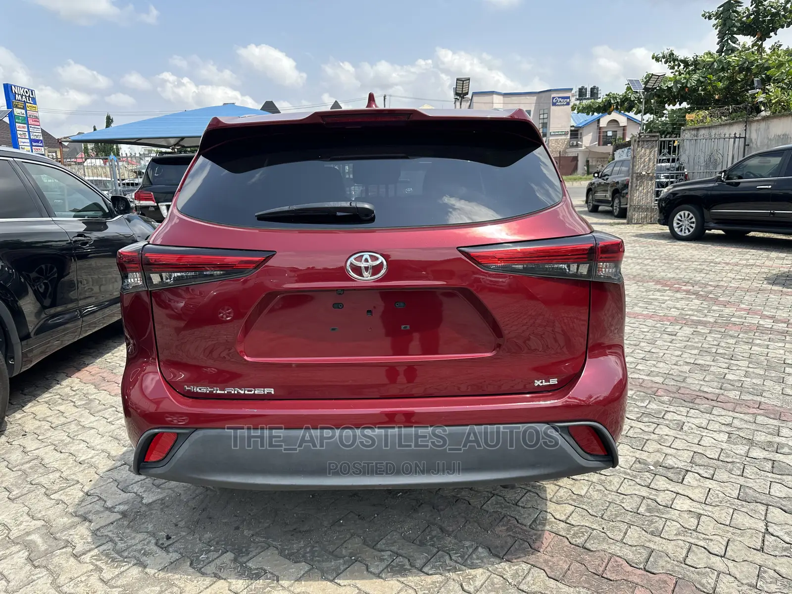 Toyota Highlander XLE 2021 Red
