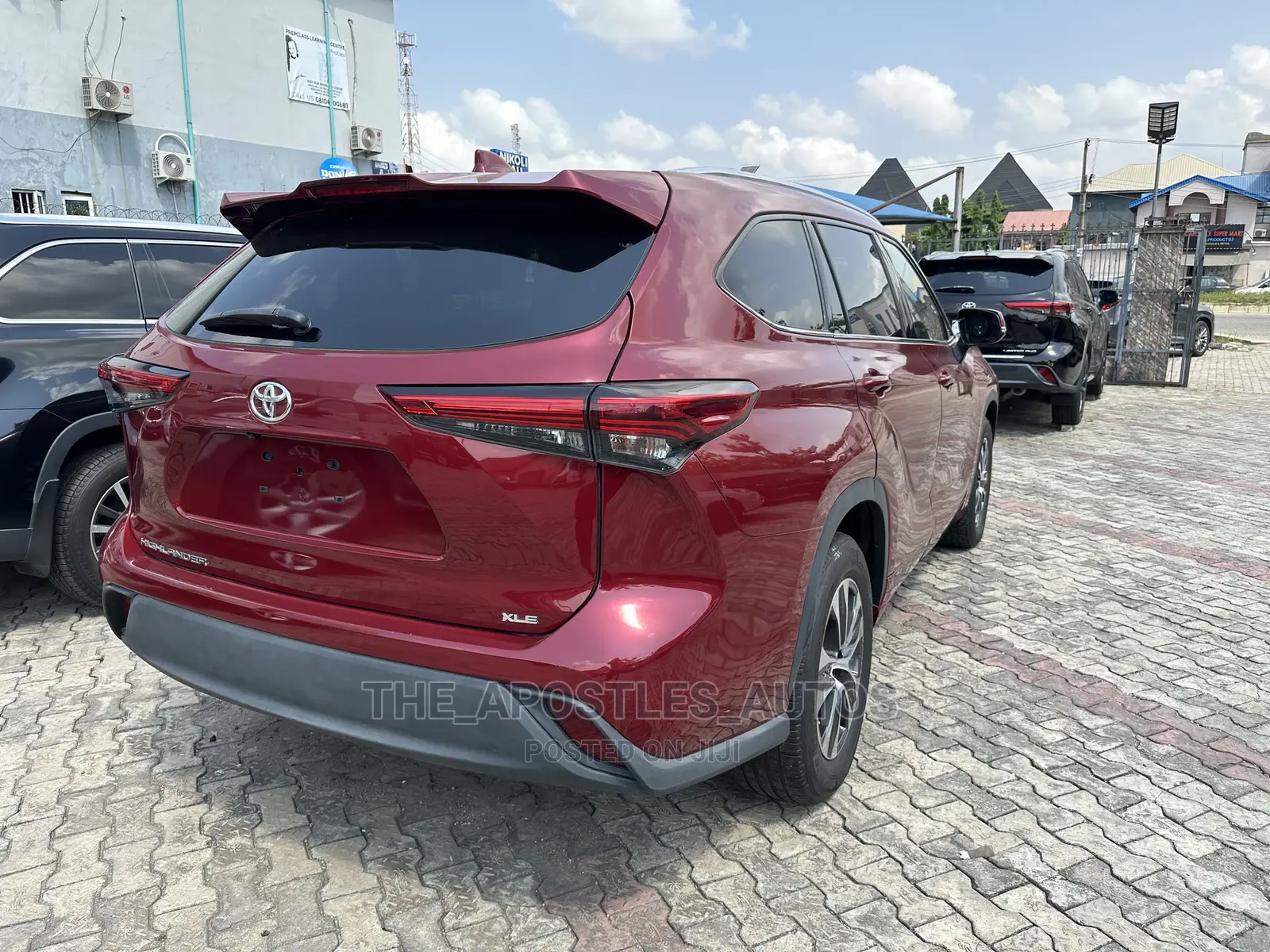 Toyota Highlander XLE 2021 Red