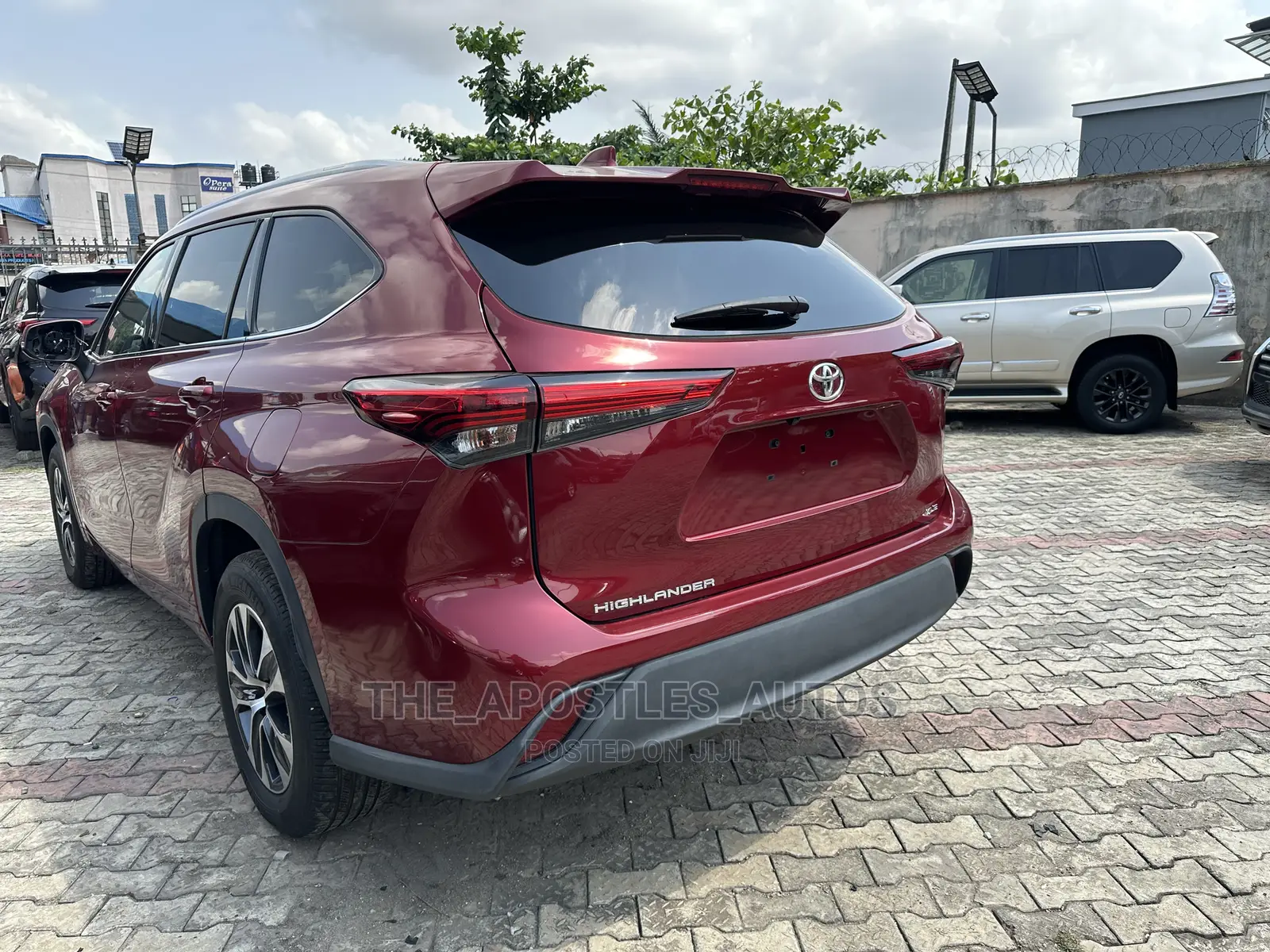 Toyota Highlander XLE 2021 Red