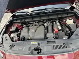 Toyota Highlander XLE 2021 Red