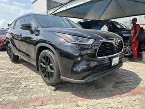 Toyota Highlander Limited 2021 Black
