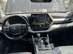 Toyota Highlander Limited 2021 Black