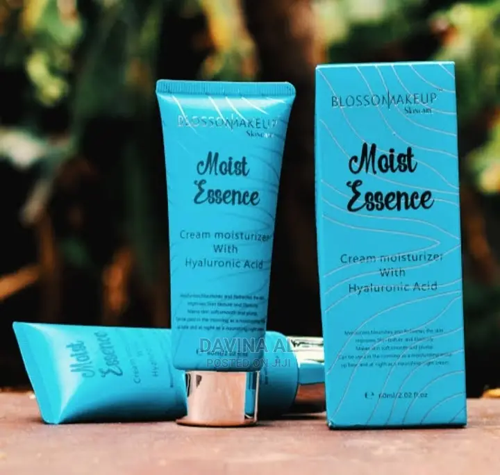 Blossom Moist Essence (Moisturizer)