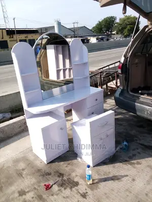 A Quality Dressing Mirror