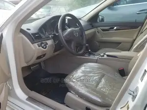 Mercedes-Benz C300 2011 White