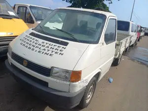 Volkswagen Transporter 2000 White