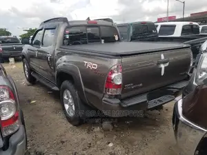Toyota Tacoma 2015 Gray