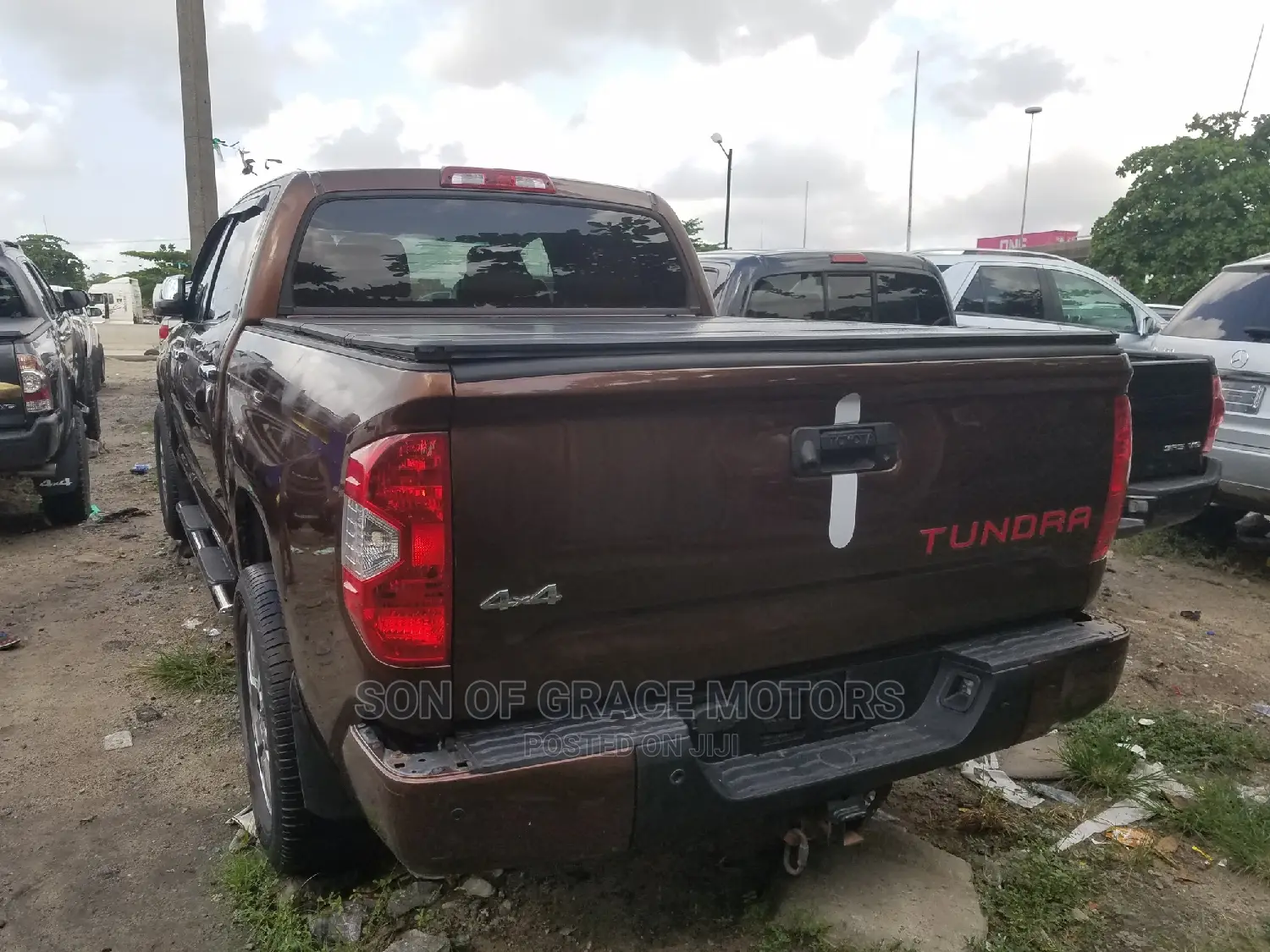 Toyota Tundra 2017 Brown