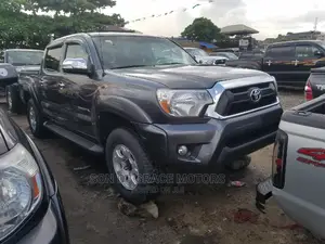 Toyota Tacoma 2014 Gray