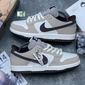 Sb Dunk Low Sneakers