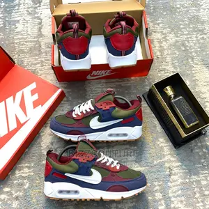 Original NIKE AIR MAX 90 FURURA Sneakers Available in Store