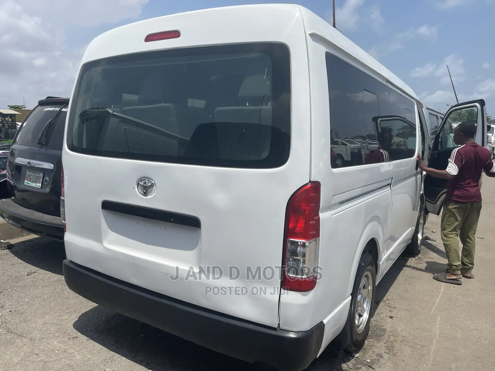 Toyota HiAce 2012 White