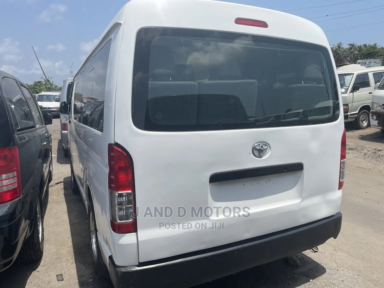 Toyota HiAce 2012 White