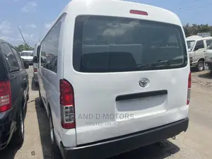 Toyota HiAce 2012 White