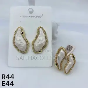 Vennois Sets