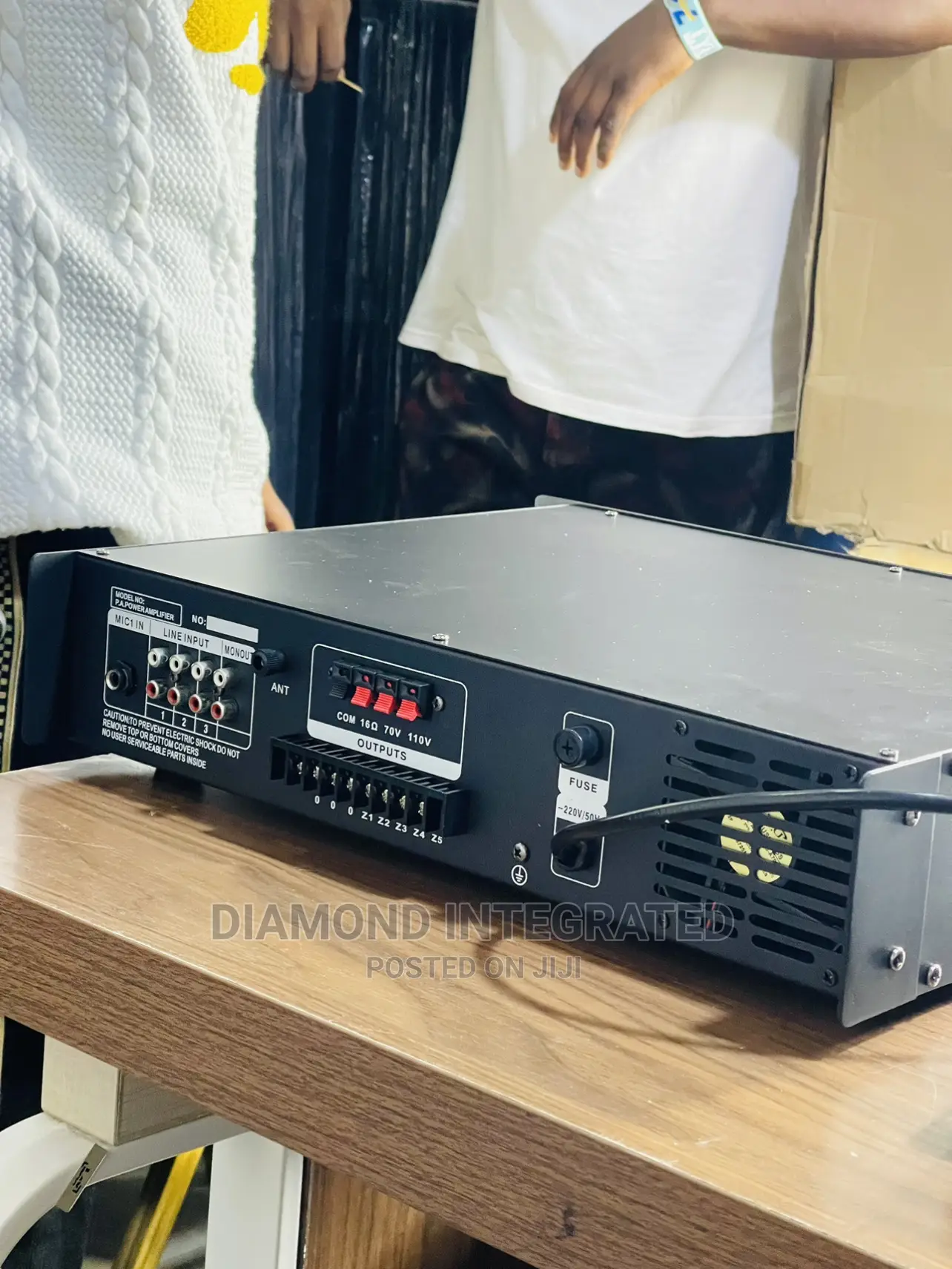 2500 Watts 5 Zone Bluetooth Amplifier