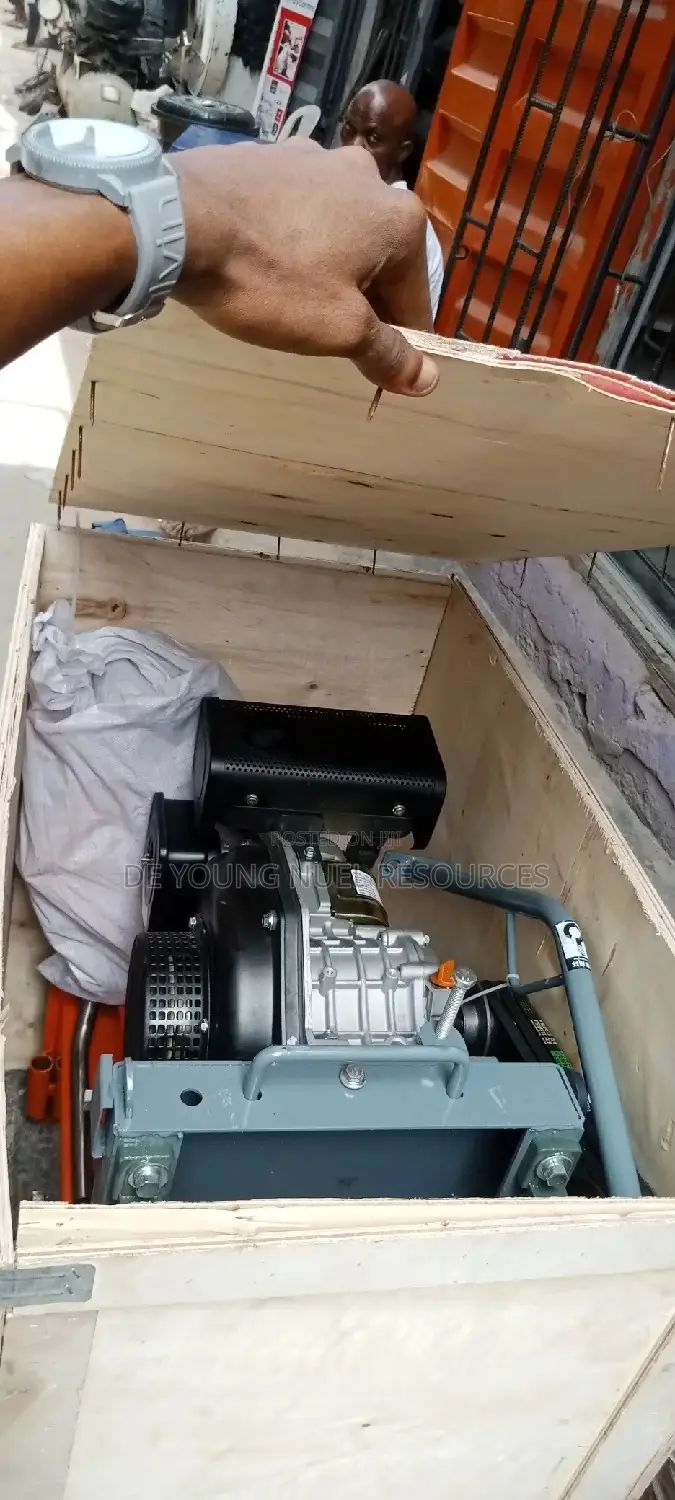 Complete Diesel Asphalt Cutting Machine