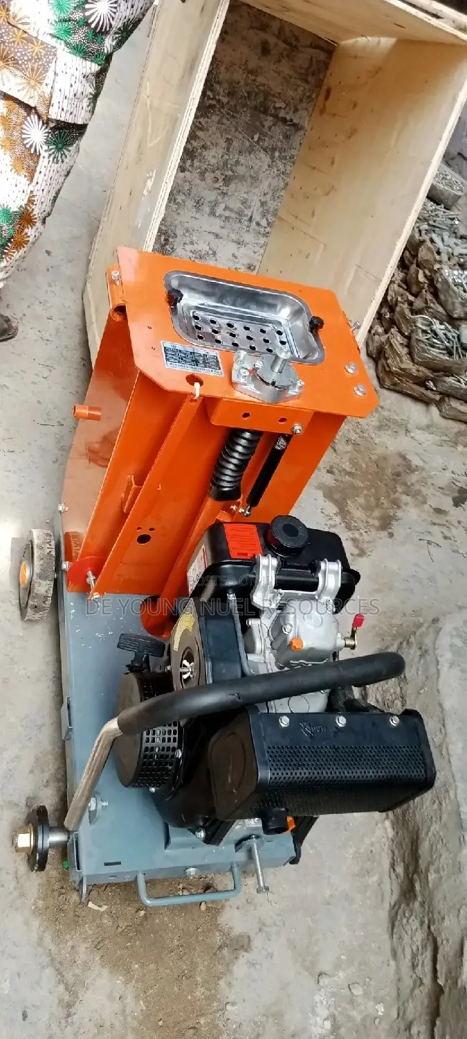 Complete Diesel Asphalt Cutting Machine
