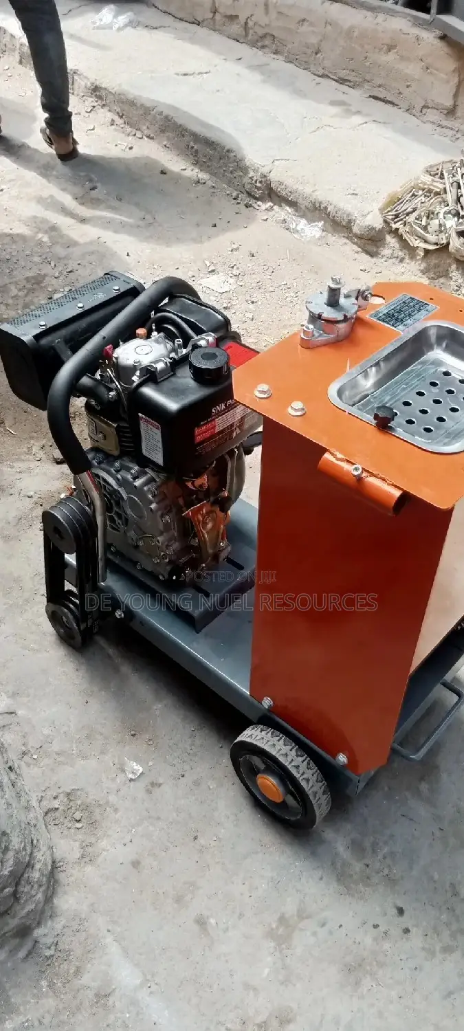 Complete Diesel Asphalt Cutting Machine