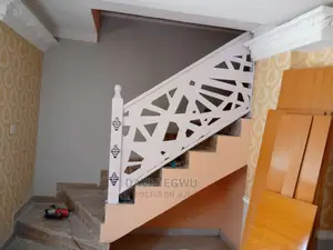 Lacer Cut Rails