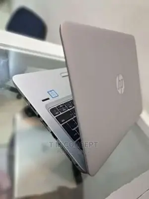 Photo - Laptop HP EliteBook 820 G3 8GB Intel Core I5 HDD 256GB