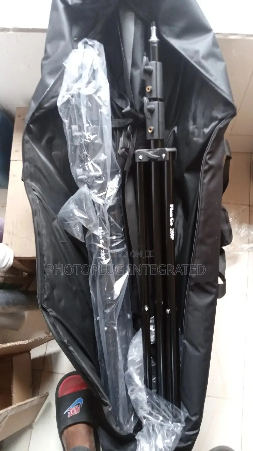 Mobile Backdrop Stand Kit. Background Stand