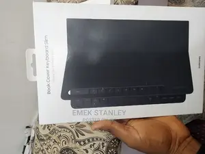 Book Cover Keyboard Slim
Galaxy Tab S8 / Galaxy Tab.S7