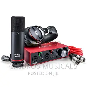 Photo - Focusrite Scarlett 2i2 Studio 3rd Generation Audio Interface