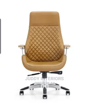 Modern Executive Leather Swivel Ergonomic Office Chair.
