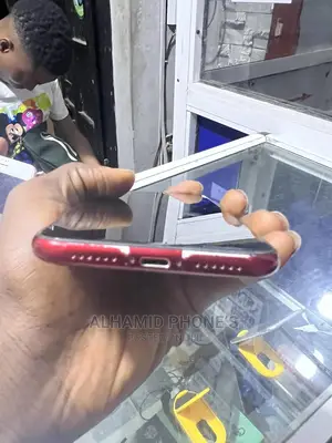 Apple iPhone XR 64 GB Red