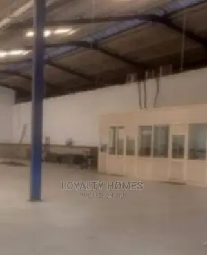 Spacious Warehouse Up for Sale at a Good Rate