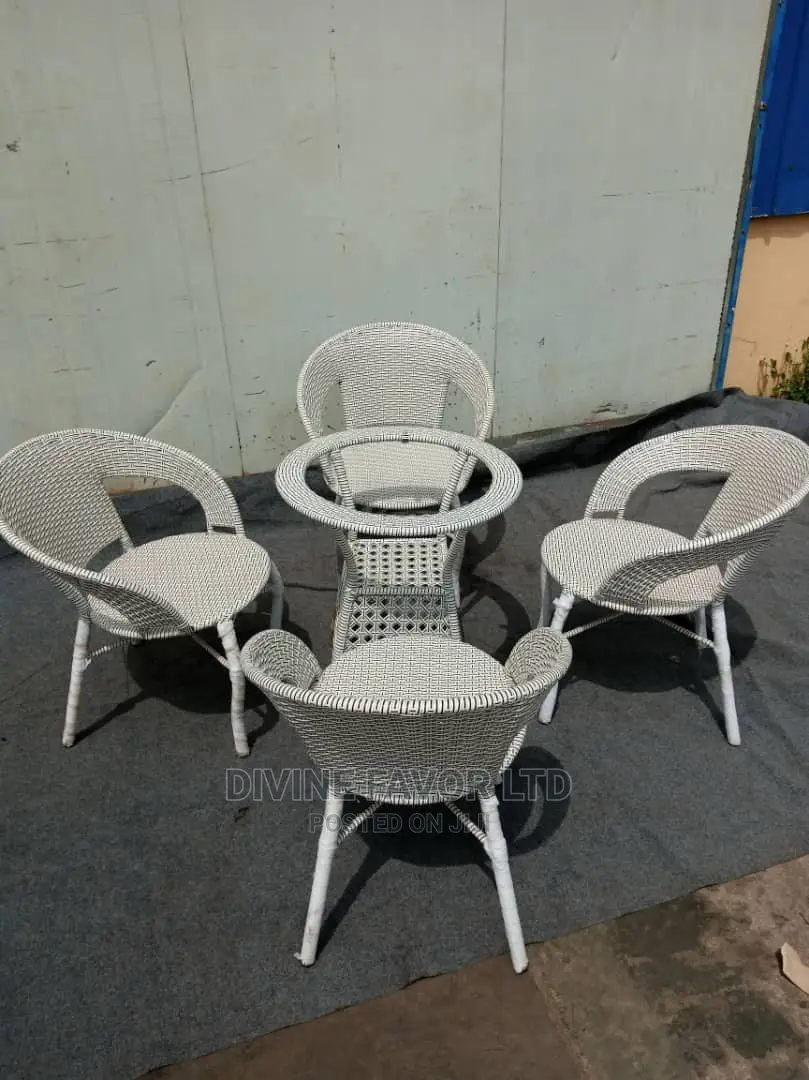 Outdoor Rattan Table and 4 Chairs
