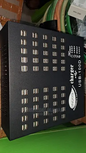 100usb Port Charger for Charging Businesses/ Offices/ Clubs