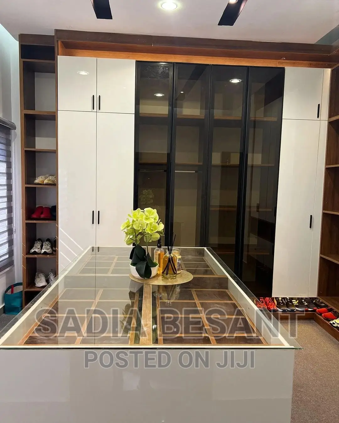 Walk in Closet