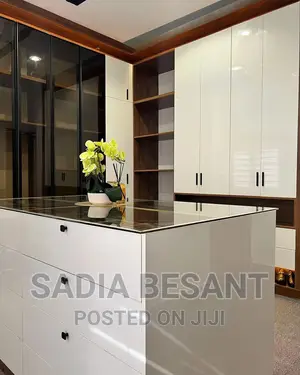 Walk in Closet