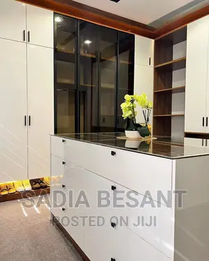 Walk in Closet