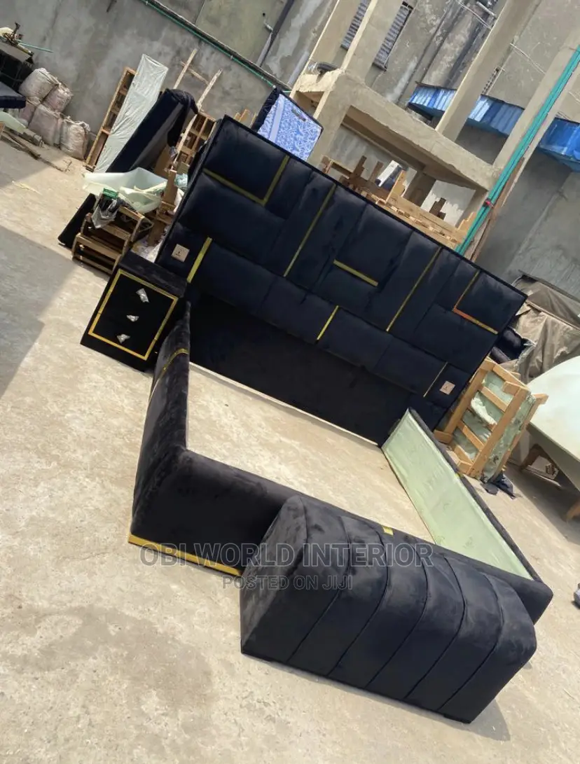 Quality 6by6 Bed Frame With Side Drawers, Ottoman