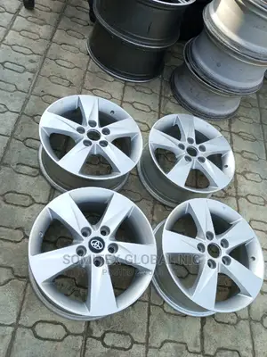 Toyota Camry Alloyed Rim16