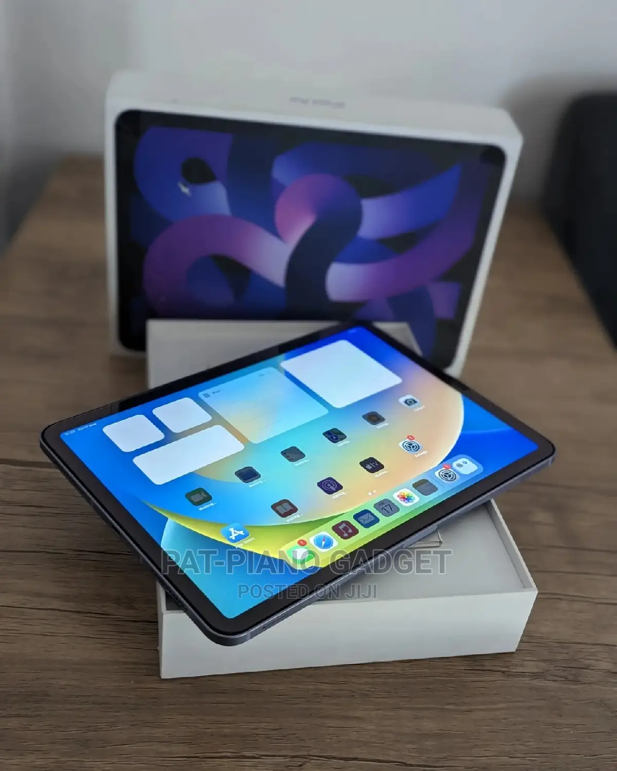 Apple iPad Air (2022) 64 GB Gray