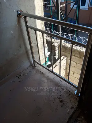 Stainless Handrail Simple Triple Rail Design
