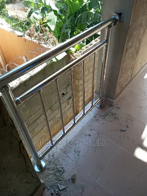 Stainless Handrail Simple Triple Rail Design