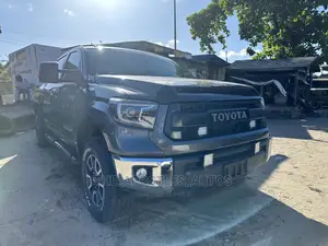 Toyota Tundra 2015 Black