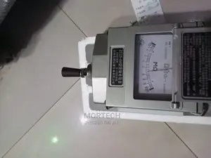 Analog Whining Megger / Insulation Tester
