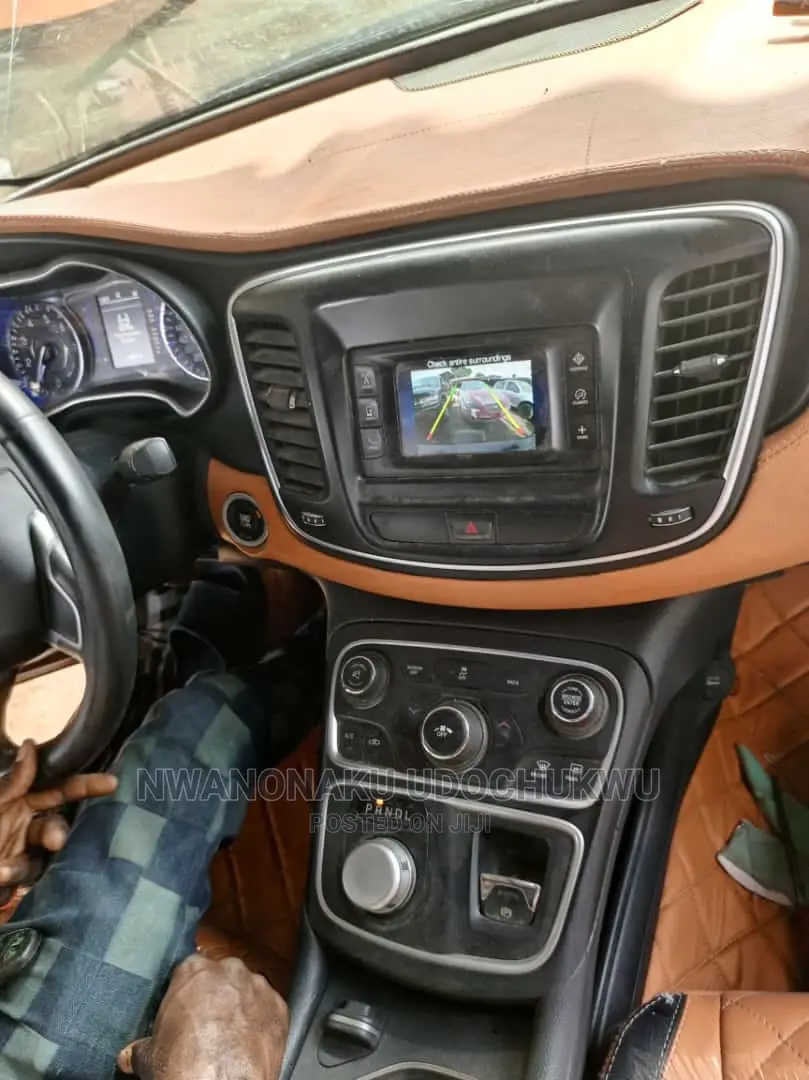 2015 Chrysler 200 Android System