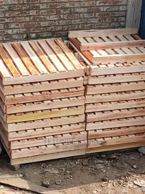 Farm Storage Wooden Pallets for Harvest