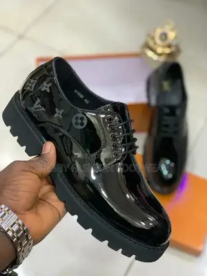 Lious Vuitton High Quality Shoe