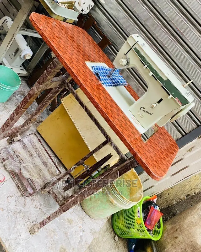 Singer Electric and Manual Sewing Machine in Lagos Island (Eko) Home