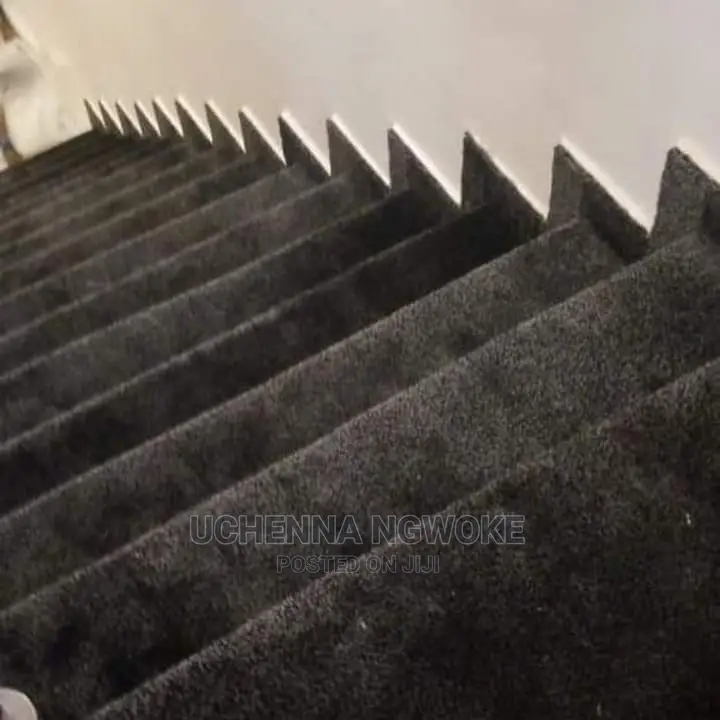 Vip Staircase Wall to Wall Rug