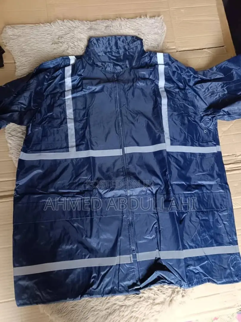 Polyester Rain Coat With Reflective