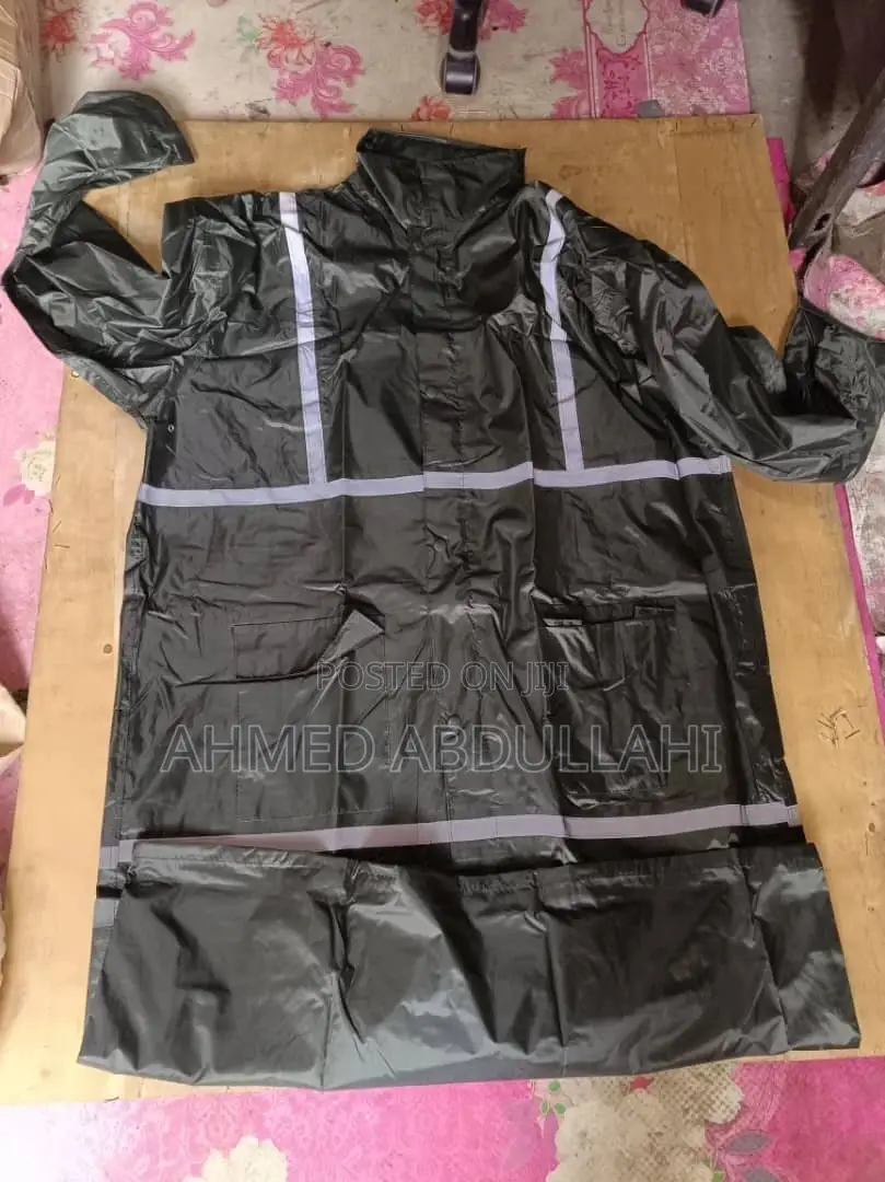Polyester Rain Coat With Reflective